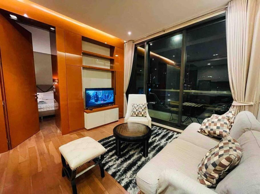 Luxury 1bed 1bath 300m Bts Phrom Phong, Emporium Emsphere Emquartier Appartement *
