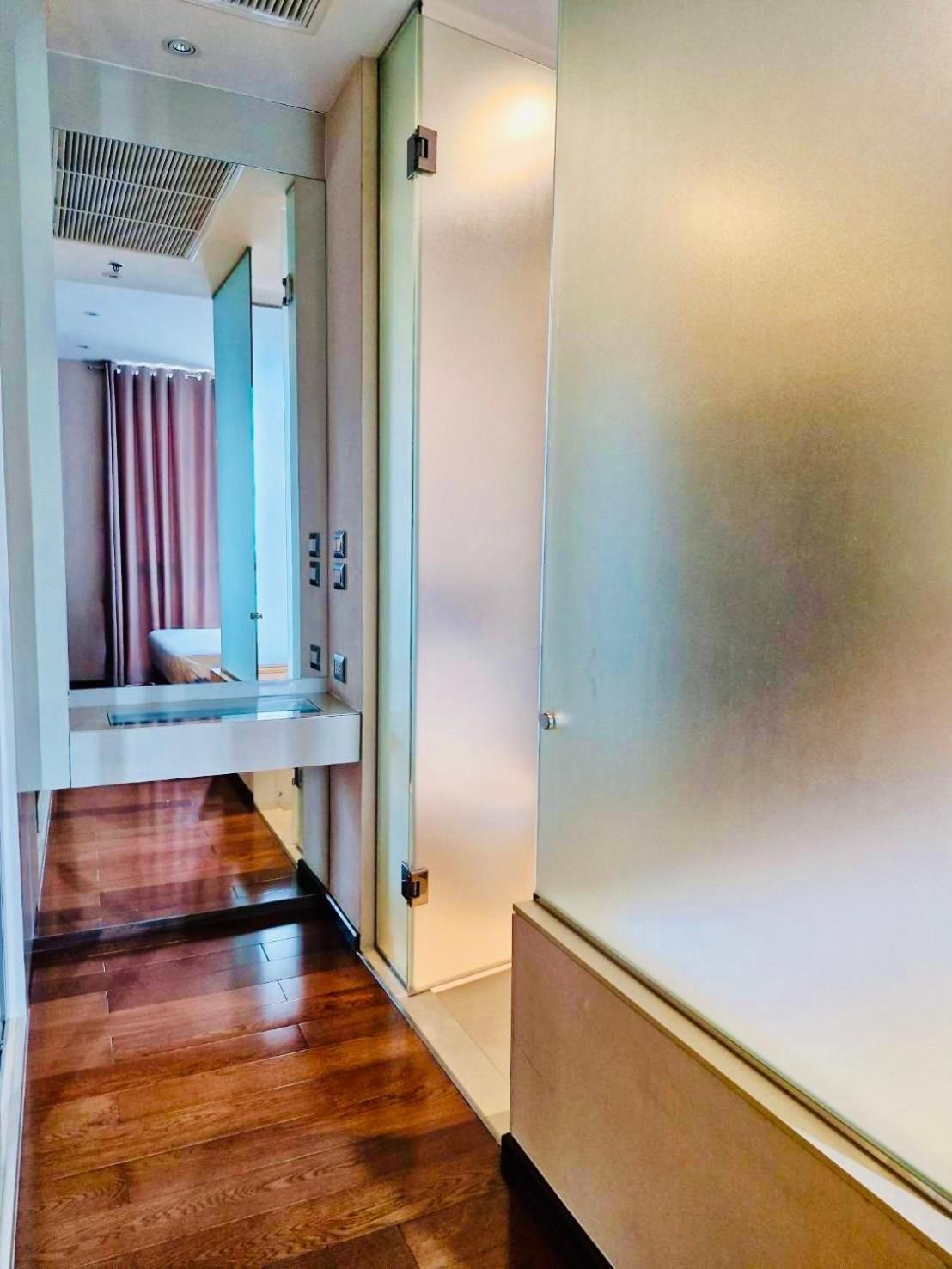 Luxury 1bed 1bath 300m Bts Phrom Phong, Emporium Emsphere Emquartier Appartement